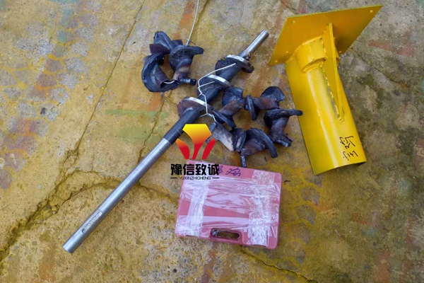 攔水帶機(jī)模具和配件